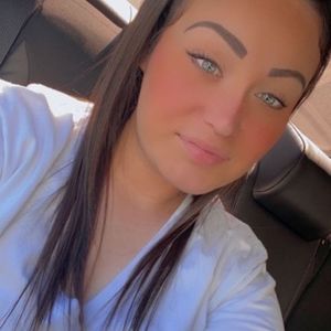 Meet your Posher, Selina